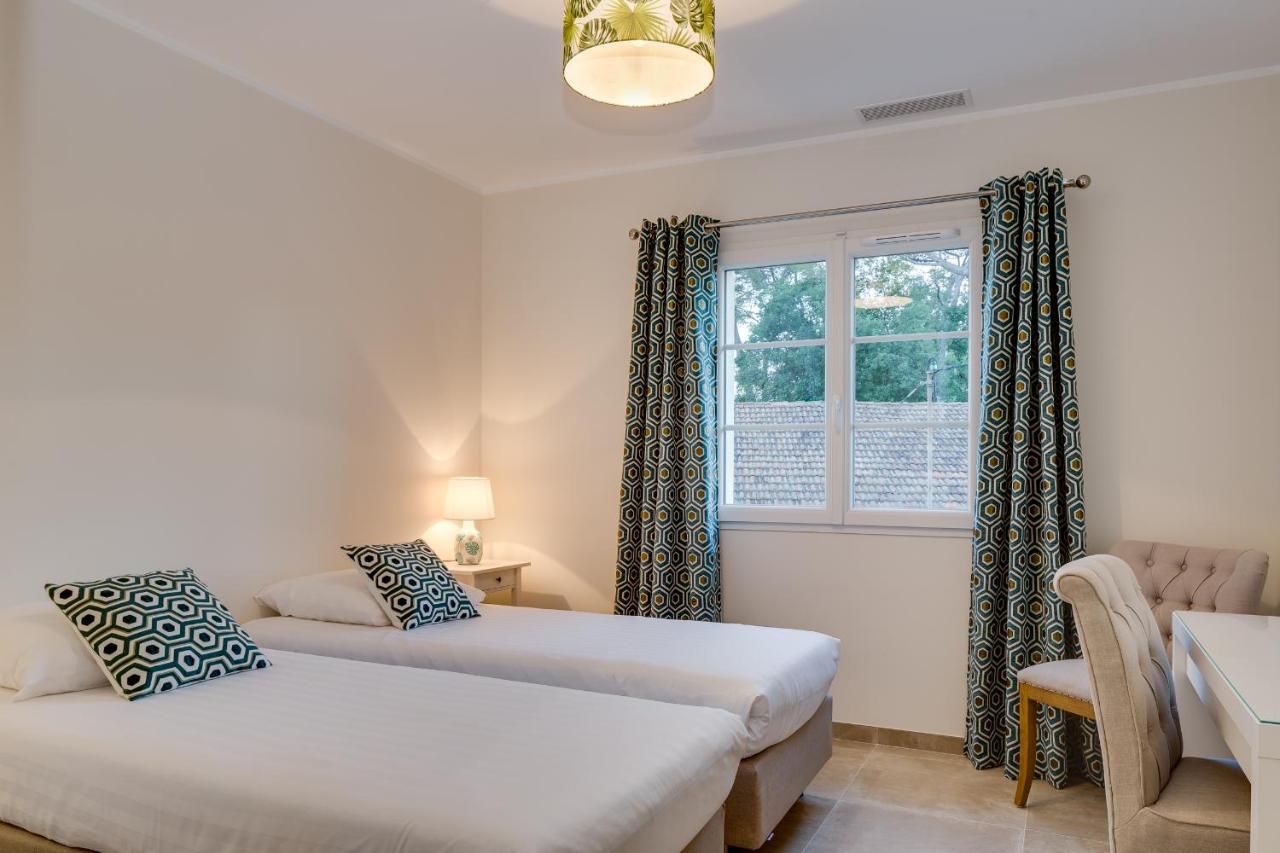 Luxurious And Spacious Apartment In The Heart Of The Cote D'Azur Roquefort-les-Pins Buitenkant foto